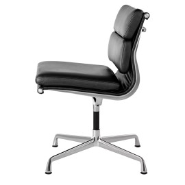 Eames - м'яке гостьове крісло з подушками, полірована алюмінієва основа, чорна шкіряна оббивка, 2109