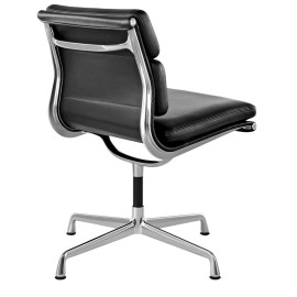 Eames - м'яке гостьове крісло з подушками, полірована алюмінієва основа, чорна шкіряна оббивка, 2109