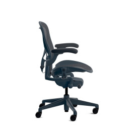 Herman Miller Aeron - Офісне крісло, розмір B, колір синій, сталева основа з поліамідними колесами | Дім та офіс