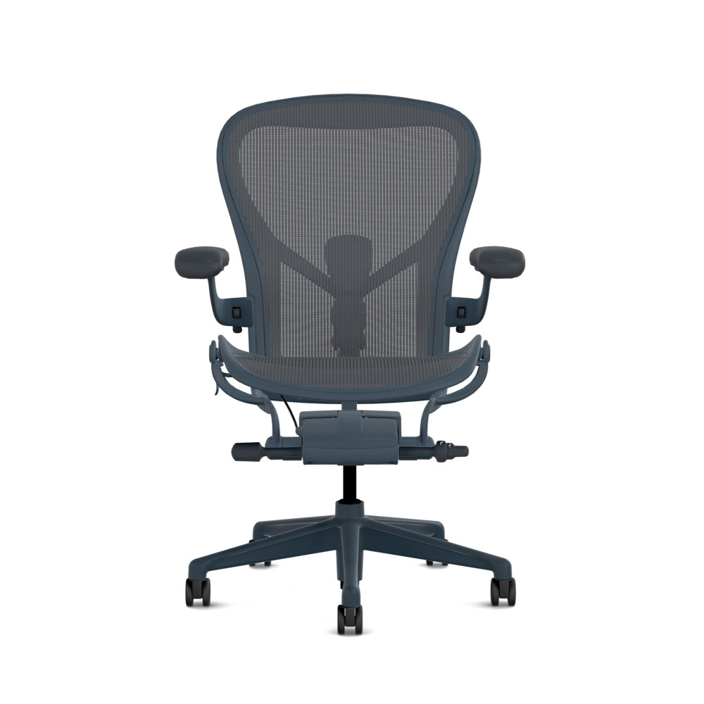 Herman Miller Aeron - Офісние крісло, розмір C, колір синій, сталева основа з поліамідними колесами | Робочі простори