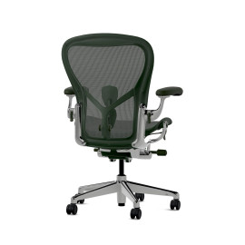 Herman Miller Aeron - офісне крісло, розмір C, зелене сидіння та спинка, полірована алюмінієва основа з поліамідними коліщатками | Робота за столом