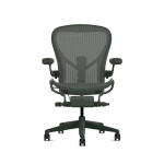Herman Miller Aeron - Офісне крісло, розмір C, колір зелений, сталева основа з поліамідними колесами | Робоче середовище