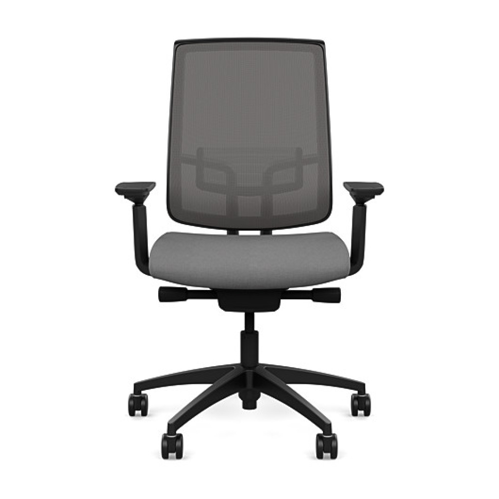Кресло для руководителей Focus 2.0 от SitOnIt с высокой спинкой, материал спинки - сетка, сиденье - ткань серого цвета, каркас черного цвета, на колесиках